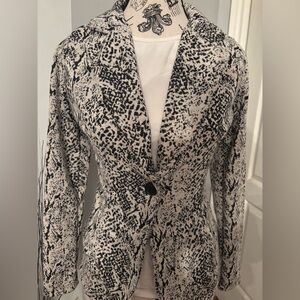 THX Black and White Patterned Blazer with Lace